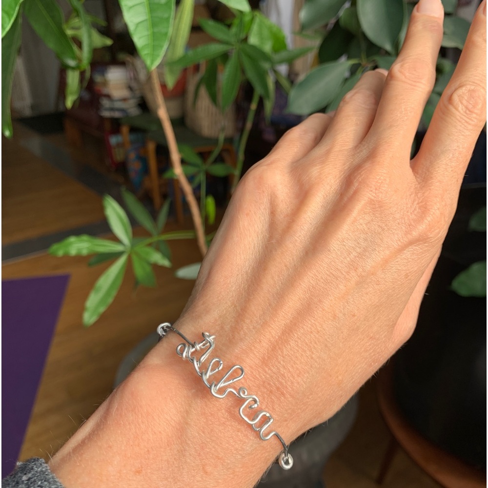 Debra Silver Wire Bracelet - Fits All Sizes Adjustable 😊
